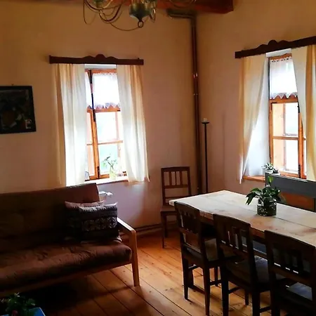 Pensiunea Sasaus 24 *